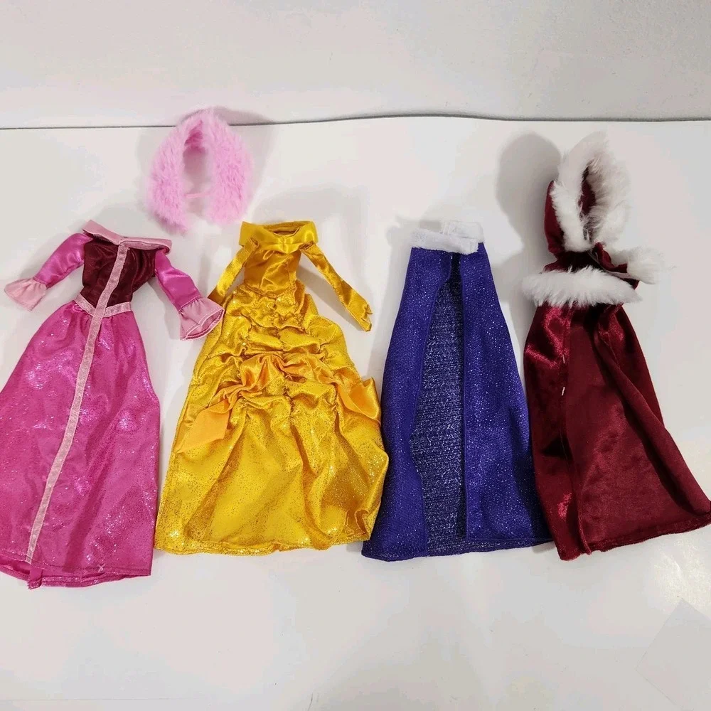 Disney Store 2024 Beauty & Beast Belle Doll Deluxe Gift Set Gaston Incomplete